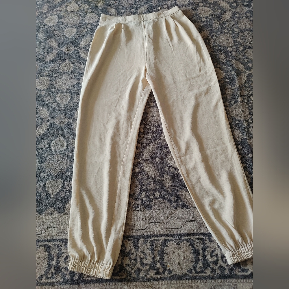 Workhall Okakie Cream Elastic Waist Pants